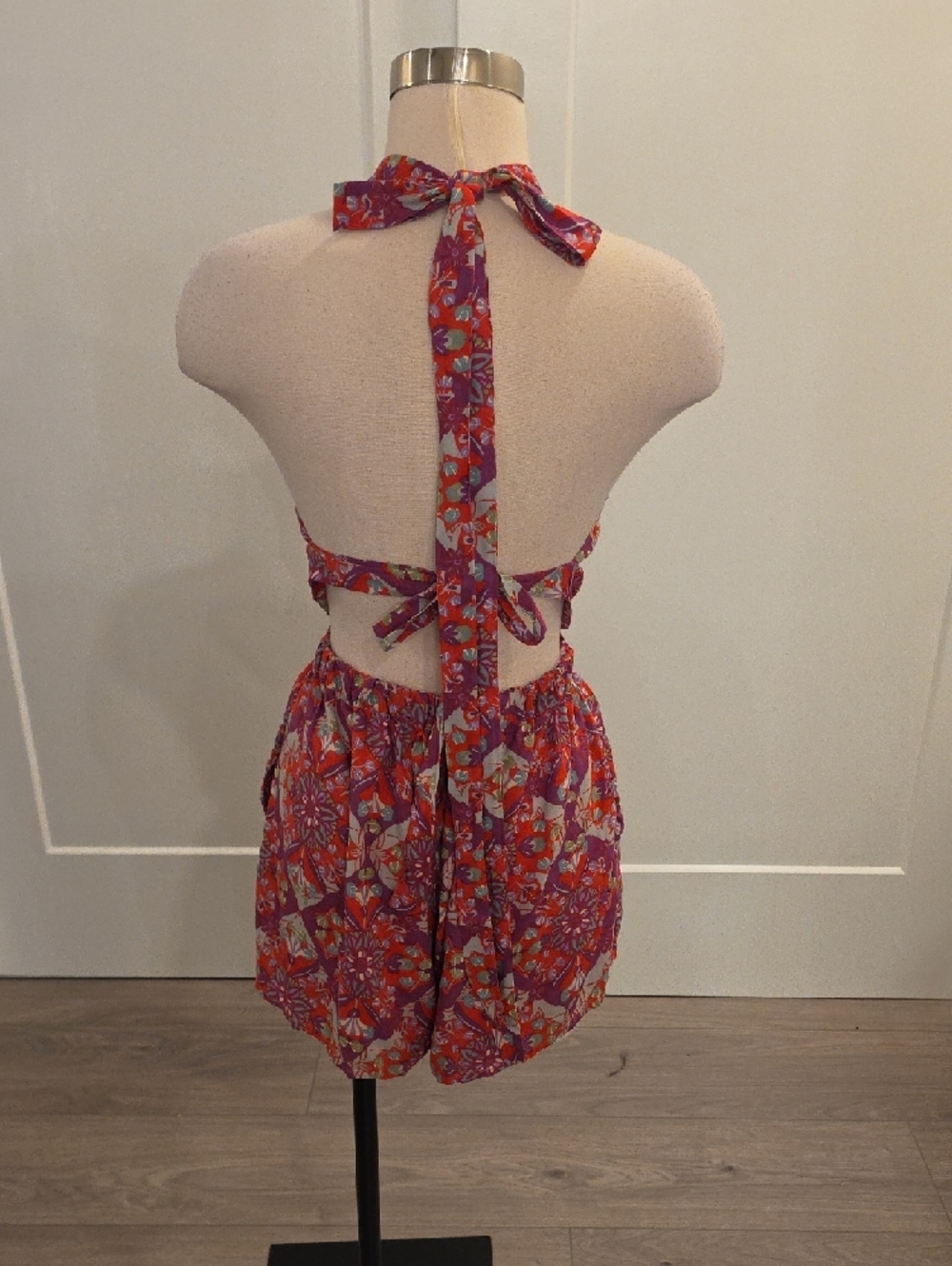 Free People Pink Floral Halter Romper fully lined size XS. New with tags - Picture 6 of 11